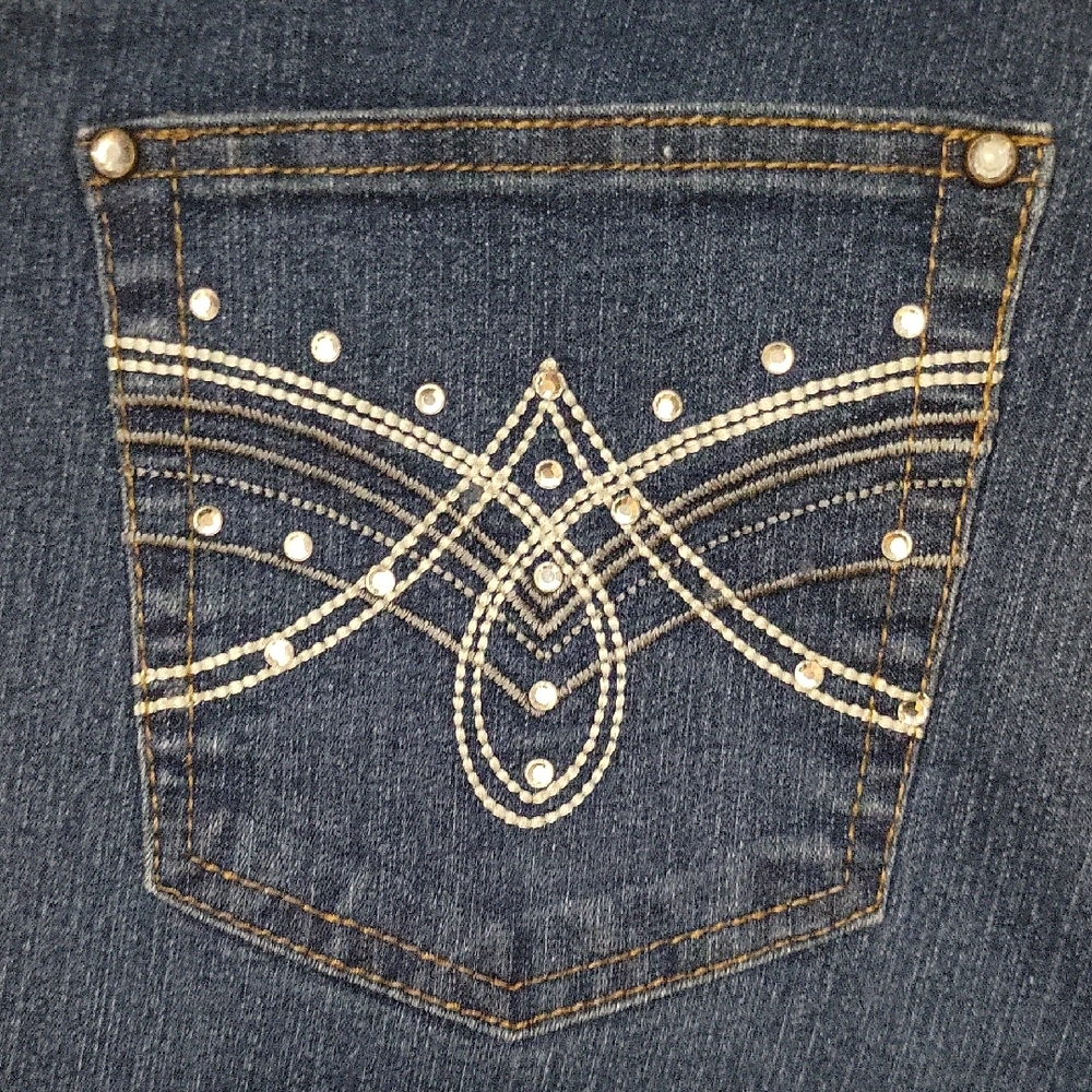 🤑⬇️Avon Women's Denim Capris - Picture 3 of 4